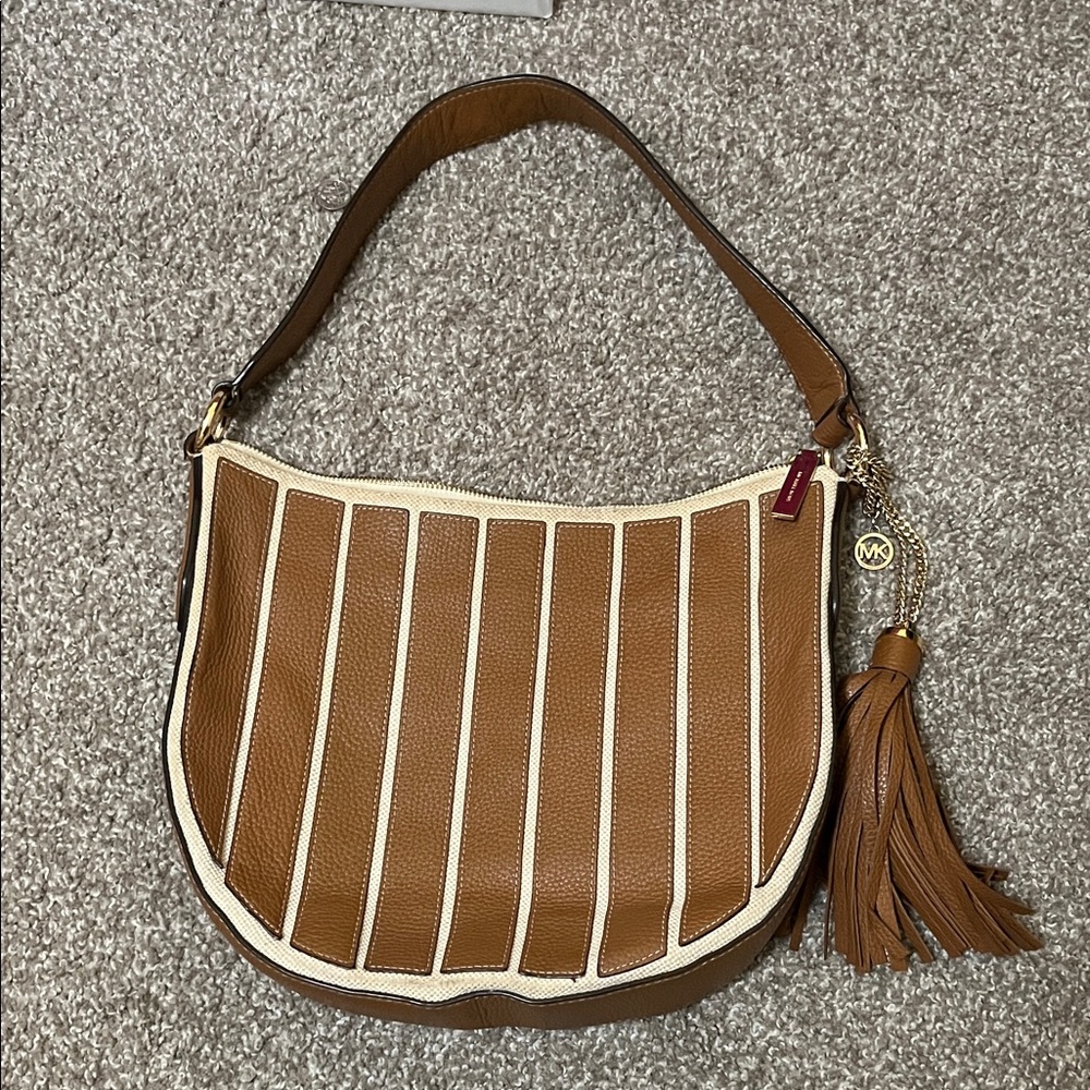 Super cute shoulder bag